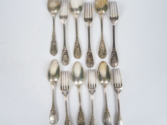 Vente aux enchères Six couverts à dessert et une fourchette en argent, poinçon Minerve, m