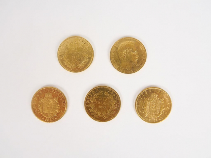 Lot comprenant :  - Deux pièces de 20 Francs or, 1854-A - Une pièce de