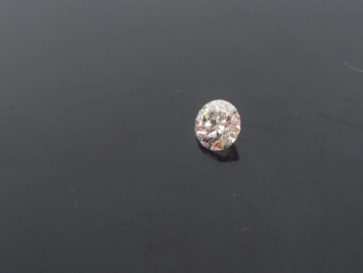 Diamant sur papier de 0,50 cts env. F avec certificat GIA n° 723827421
