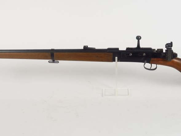 Belle carabine Lebel scolaire mono coup calibre 6mm extra long. Arme b