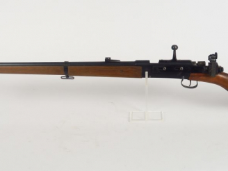 Vente aux enchères Belle carabine Lebel scolaire mono coup calibre 6mm extra long. Arme b