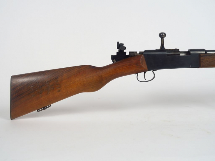 Belle carabine Lebel scolaire mono coup calibre 6mm extra long. Arme b