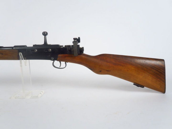 Belle carabine Lebel scolaire mono coup calibre 6mm extra long. Arme b