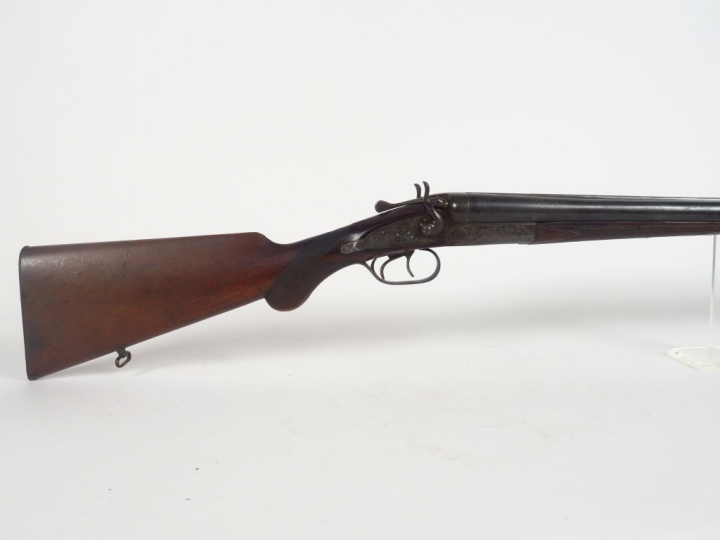 Fusil juxtaposé à chien "AERO" comme l'indique la signature sur la ban