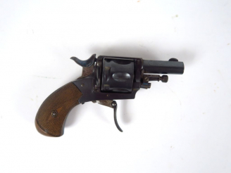 Vente aux enchères Revolver British Bulldog calibre 320 de fabrication Belge (ELG) à déte