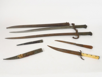 Vente aux enchères Sabre baïonnette Yatagan réglementaire Français modèle 1842. Lame vier