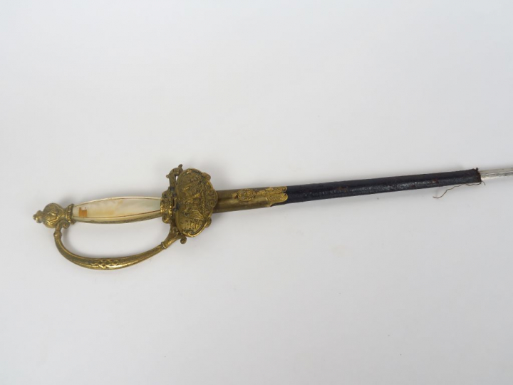 Epée de fonctionnaire impérial époque Napoleon III, lame triangulaire 