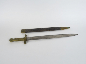 Vente aux enchères Glaive réglementaire Français modèle 1833, monture en bronze coulé, la