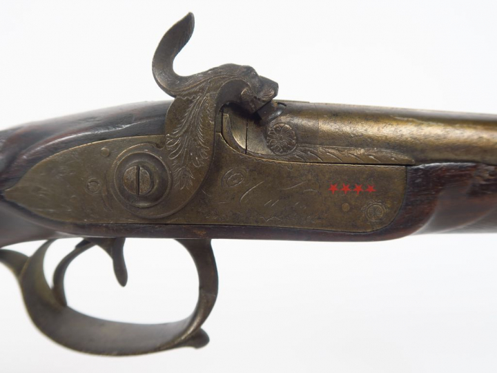 Fusil de chasse juxtaposé à percussion et platine à l'avant, arme avec