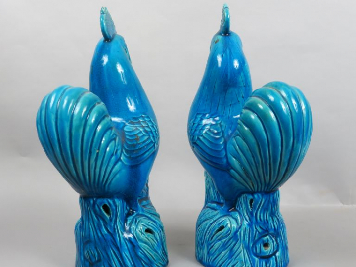 Couple de coqs en céramique émaillé turquoise. Chine, fin XIXème siècl