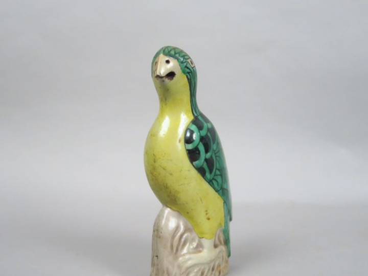 Perruche en porcelaine et émaux de style famille verte. Chine, XIXème 