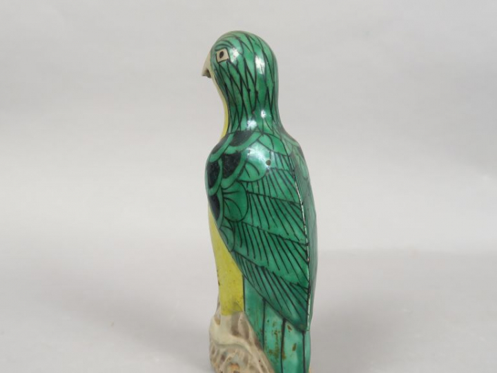 Perruche en porcelaine et émaux de style famille verte. Chine, XIXème 