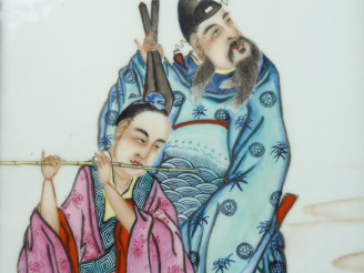 Vente aux enchères Deux plaques en porcelaine, d’une suite de quatre, chacune à décor pol