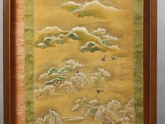 Kakemono au lavis et couleurs sur soie représentant un jeune homme à c