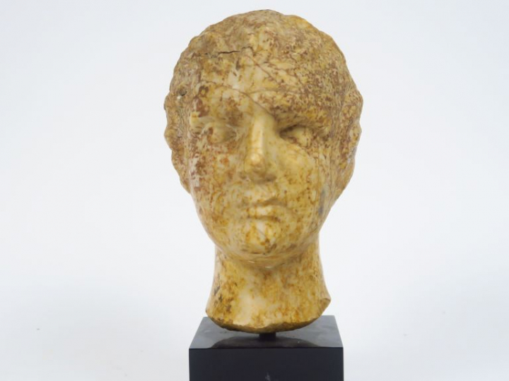 Sculpture XIXe en marbre "Portrait de jeune homme à l'antique". H. 21 