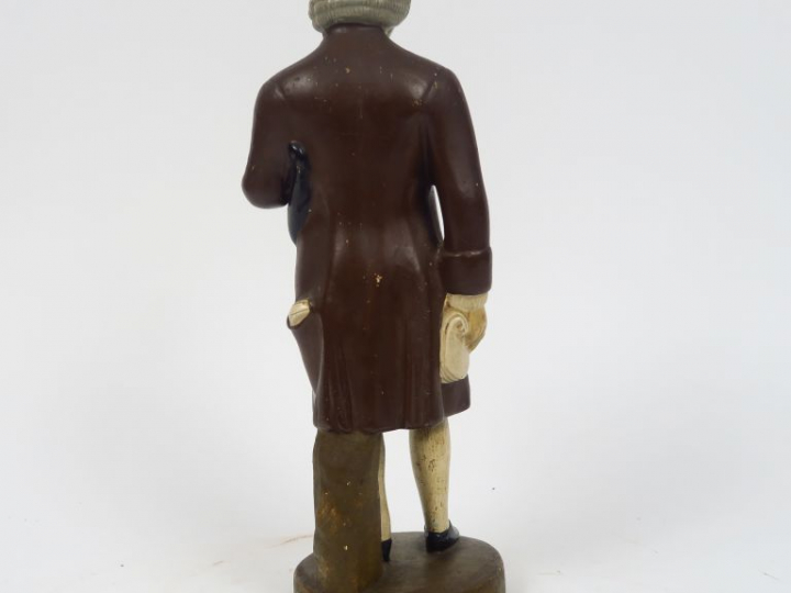 Sujet XIXème en plâtre polychrome "Gentilhomme". H. 39 cm (Egrenures)