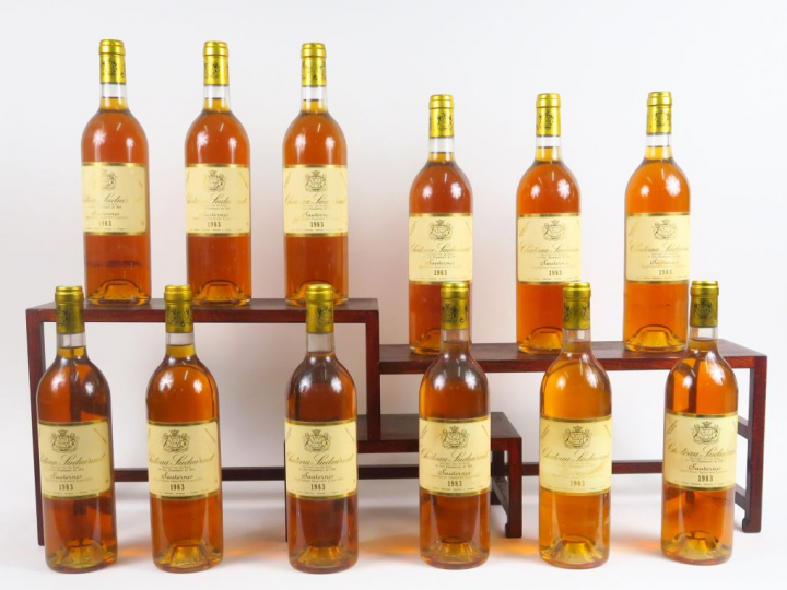 12 BOUTEILLES CHÂTEAU SUDUIRAUT 1er CC SAUTERNES - 1983 - CBO