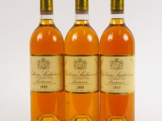 Vente aux enchères 3 BOUTEILLES CHÂTEAU SUDUIRAUT 1er CC SAUTERNES - 1989 - 1 BOUCHON LEG