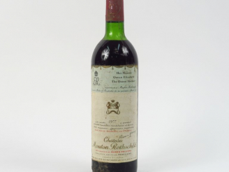 Vente aux enchères 1 BOUTEILLE CHÂTEAU MOUTON ROTHSCHILD 1er GCC PAUILLAC - 1977 - HEP/CA