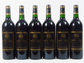 Vente aux enchères 6 BOUTEILLES CHÂTEAU TROTTE VIEILLE 1er GCC ST EMILION - 1992 - 3 BG