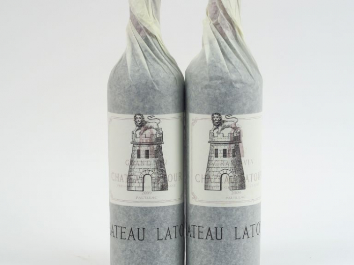 2 BOUTEILLES CHÂTEAU LATOUR 1er GCC PAUILLAC - 2009 - CBO REMISE à L'A