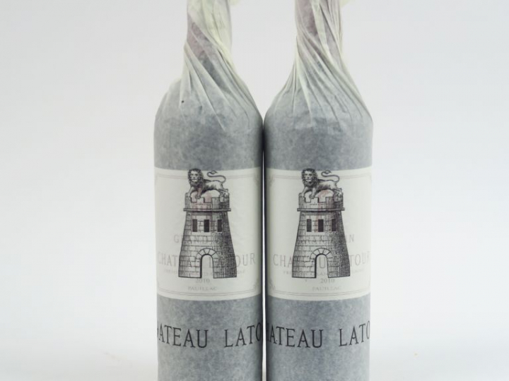 2 BOUTEILLES CHÂTEAU LATOUR 1er GCC PAUILLAC - 2010 - CBO REMISE à L'A