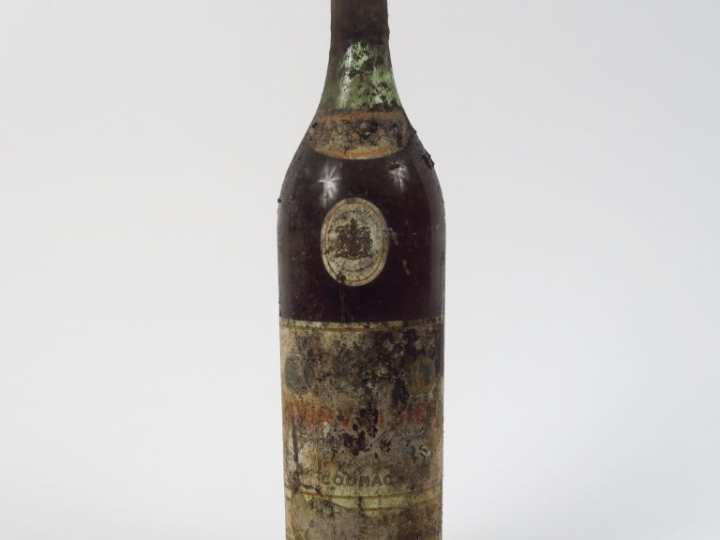1 VIEILLE BOUTEILLE COGNAC COURVOISIER - BS