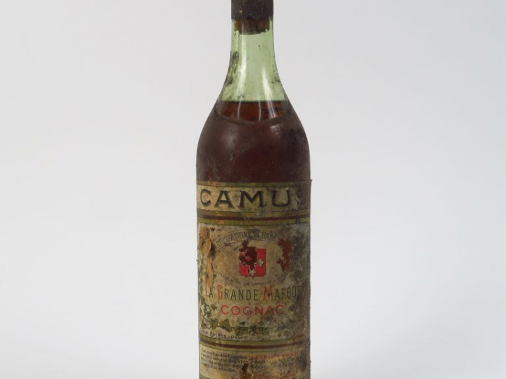 1 VIEILLE BOUTEILLE COGNAC 'LA GRANDE MARQUE' CAMUS - BS