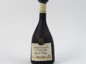 Vente aux enchères 1 GRANDE EAU DE VIE DE PRUNE VIEILLE 'RESERVE PRESTIGE' 42°