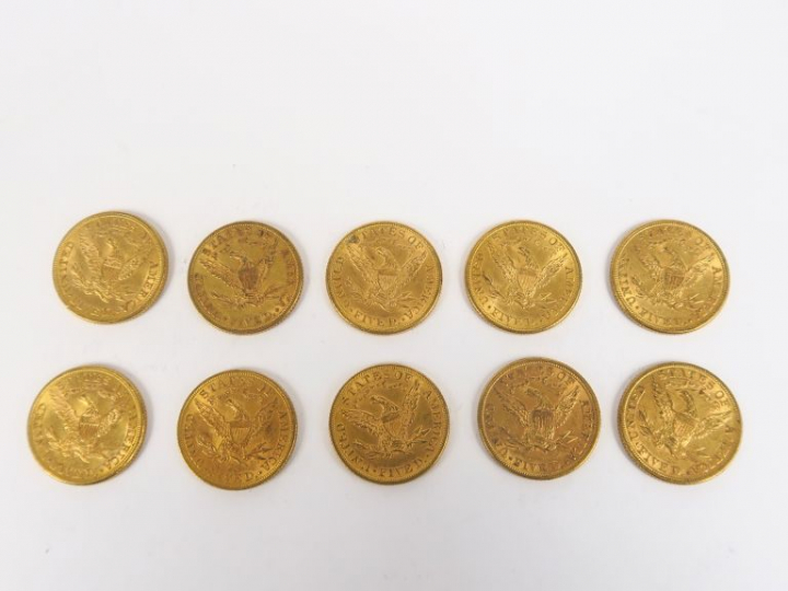 10 pièces de 5 dollars or, 1882.  FRAIS ACHETEURS : 5% TTC