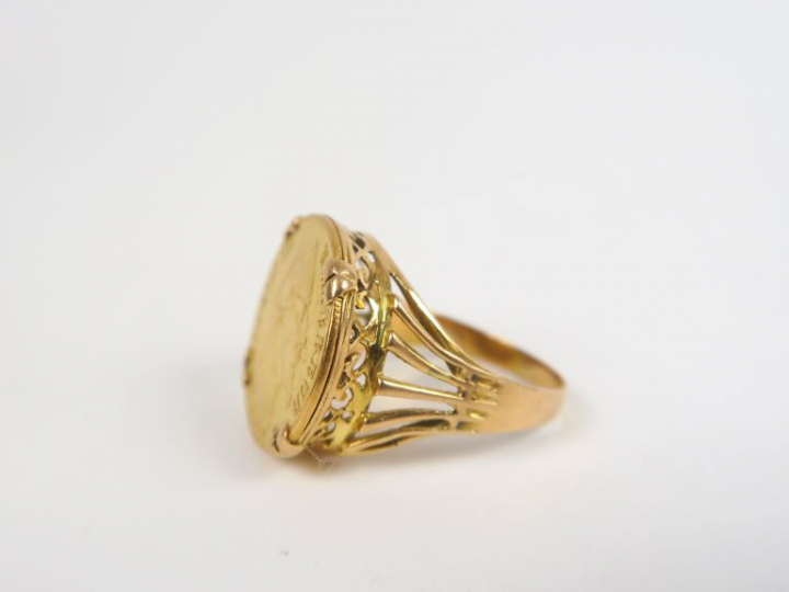 Pièce de 10 Francs or 1864 montée en bague. Monture or jaune.  TDD. 59