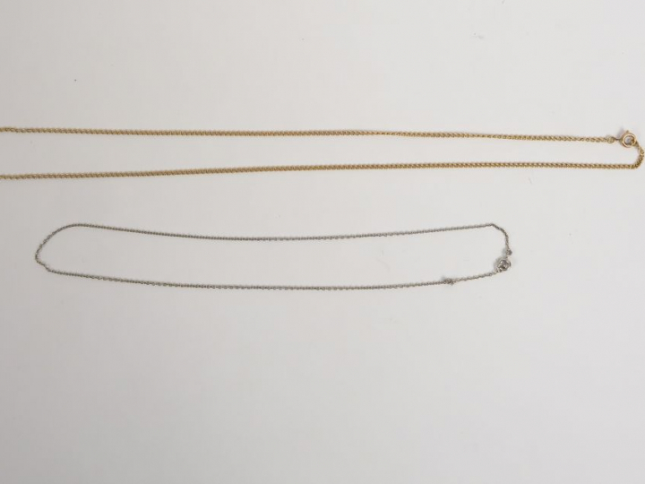 Deux chaines en or. Poids. 7 g (accident)