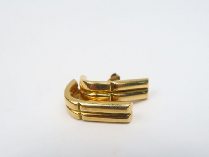 Paire de boucles d'oreilles en or jaune. Poids. 8,30 g