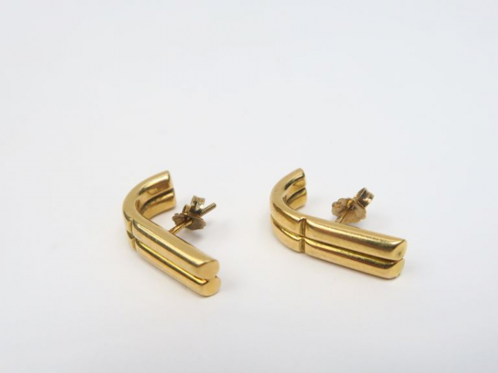Paire de boucles d'oreilles en or jaune. Poids. 8,30 g