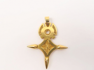Vente aux enchères Pendentif en or jaune, modèle africain. Poids. 11,50 g