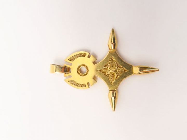Pendentif en or jaune, modèle africain. Poids. 11,50 g