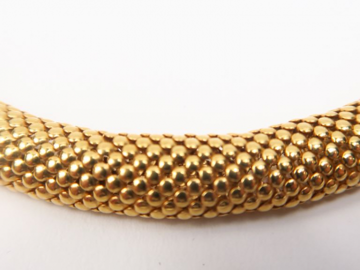 Collier souple en or jaune.  40 cm Poids. 51 g