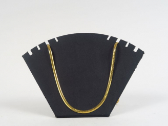 Vente aux enchères Collier en or jaune, maille plate.  Poids. 10 g