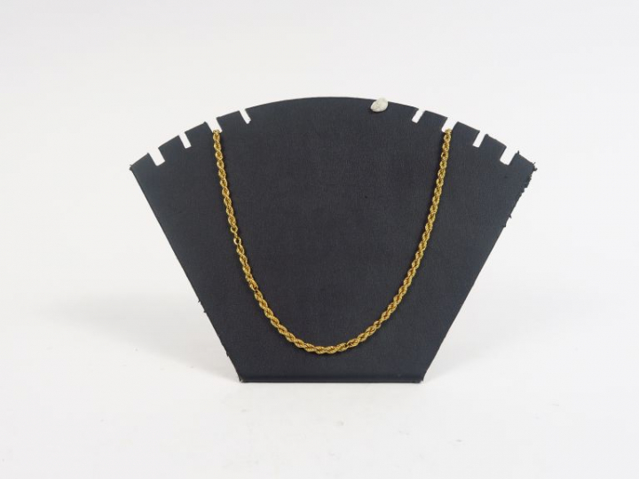 Collier en or jaune, maille torsadée. Poids. 6 g (maille détendue par 