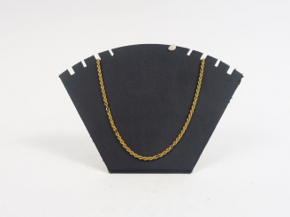 Vente aux enchères Collier en or jaune, maille torsadée. Poids. 6 g (maille détendue par 