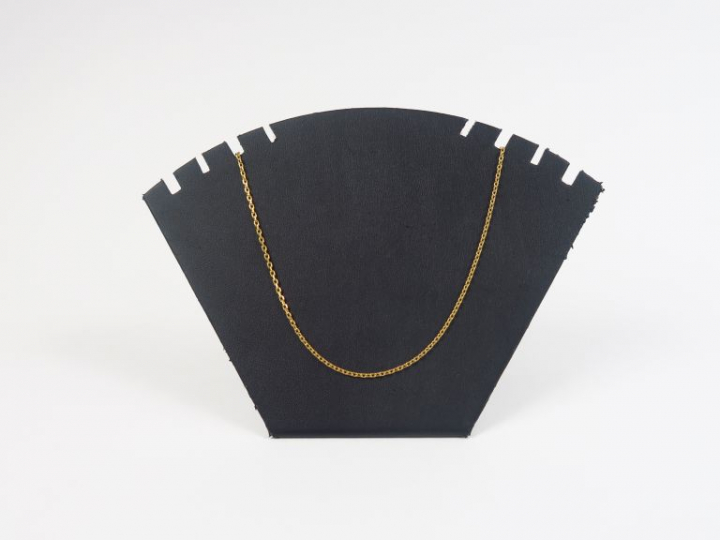 Chaine en or jaune, maille forçat.  L. 59 cm  Poids. 9,37 g