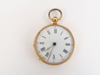 Vente aux enchères Montre de col en or jaune, cadran émaillé, fond gravé. Poids tel. 24,9