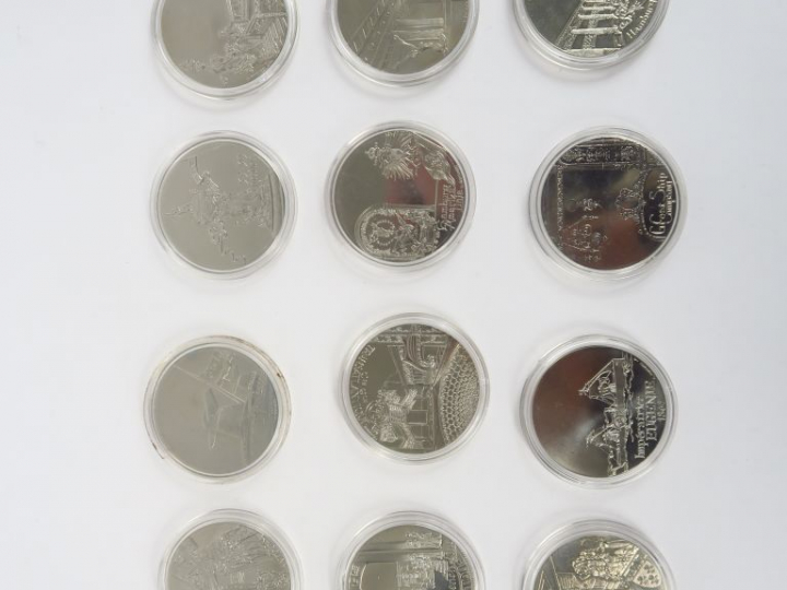 Coffret médailles 'navires' : 12 pièces