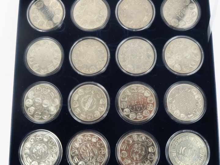Coffret 'Ecus' : 16 pièces