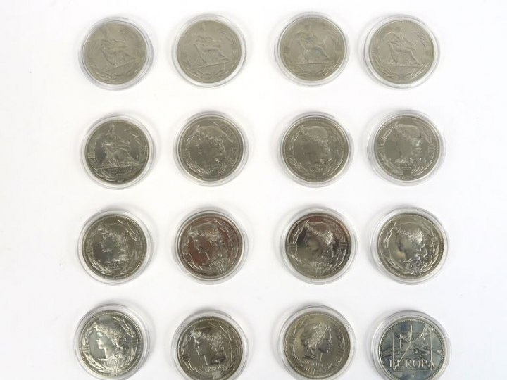 Coffret 'Ecus' : 16 pièces