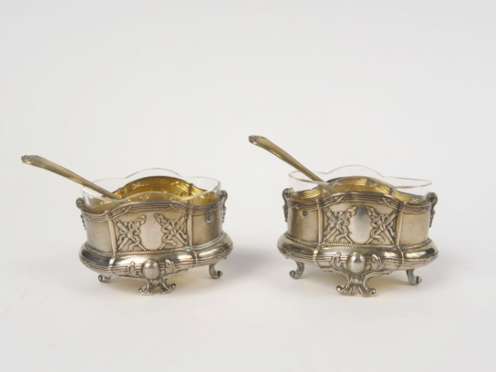 Paire de salerons de style Louis XVI en argent, poinçon Minerve, à déc