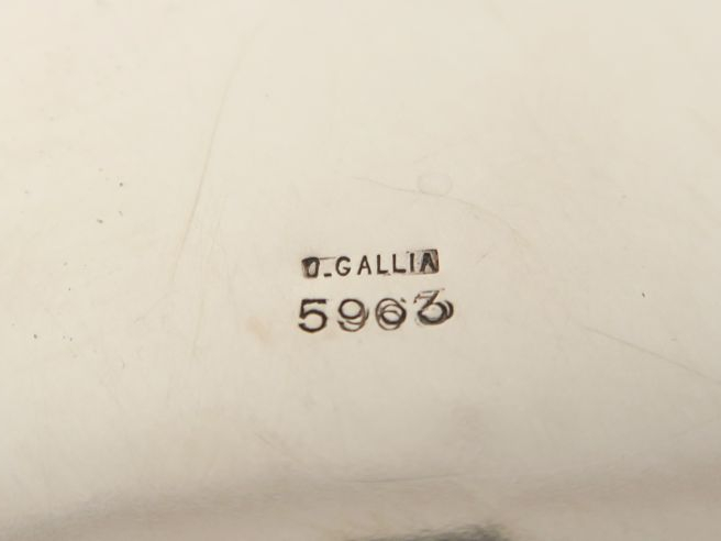 GALLIA.  Sceau à champagne de style Art déco en métal argenté.  H. 21 