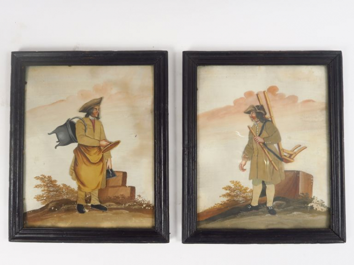 Paire d'encadrements fin XVIIIème-début XIXème en soie peinte et en re