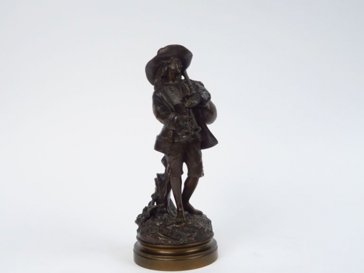 J. CALLOT  "Le joueur de cornemuse" Sujet XIXème en bronze à patine br