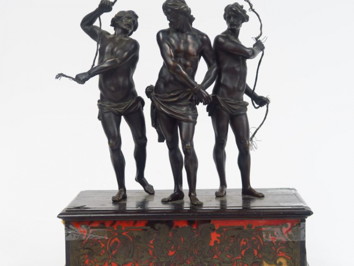"La Flagellation du Christ" Groupe XIXème en bronze.  Socle en placage